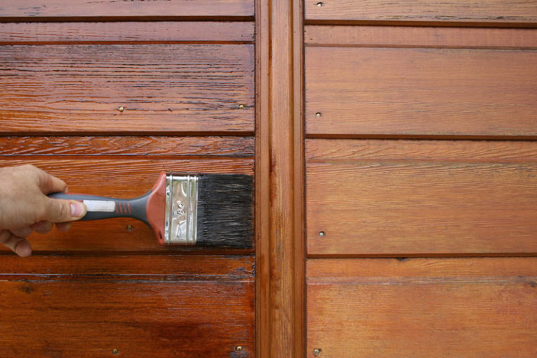 3 considérations pour l’entretien de fenêtres et portes en bois