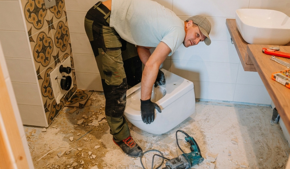outillage salle de bain rénovation avec équipement complet perceuse-visseuse, petit outillage
